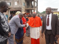 Visite du Cardinal Sarah au Centre de Retraite Parole de Dieu